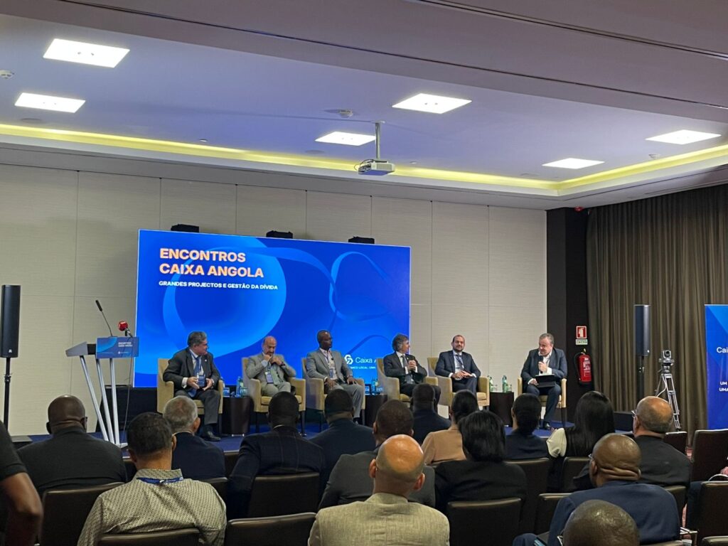 CAIXA ANGOLA DEBATE FINANCIAMENTO